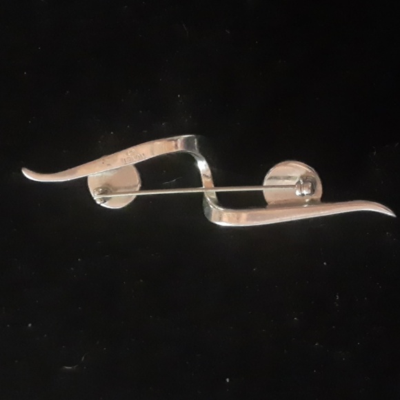 Elegant Silver Tone Brooch (Monet) - Picture 3 of 4